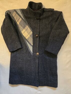 Vintage Dark Blue Wool Coat with Plaid Accent